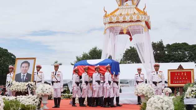 Les funérailles nationales de Xaysomphone Phomvihane. Photo : VNA.