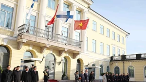 Le président de la République de Finlande, Alexander Stubb, et son épouse président la cérémonie d'accueil officielle du secrétaire général du PCV To Lam et de son épouse le 21 octobre 2025. Photo : VNA.