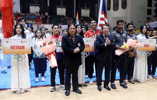 Ouverture des 9es Championnats d’Asie de pencak silat 2025, à Hà Tinh. Photo : VNA.