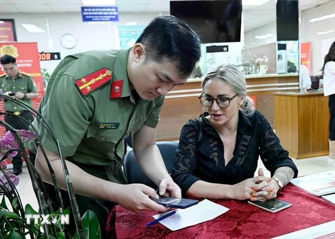 VNeID pour les étrangers au Vietnam à partir du 1er juillet. Photo : VNA.