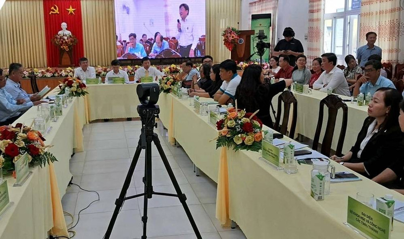 Vue d’ensemble du forum consacré aux solutions pour un développement durable de la filière cocotier au Vietnam. Photo: VOV 