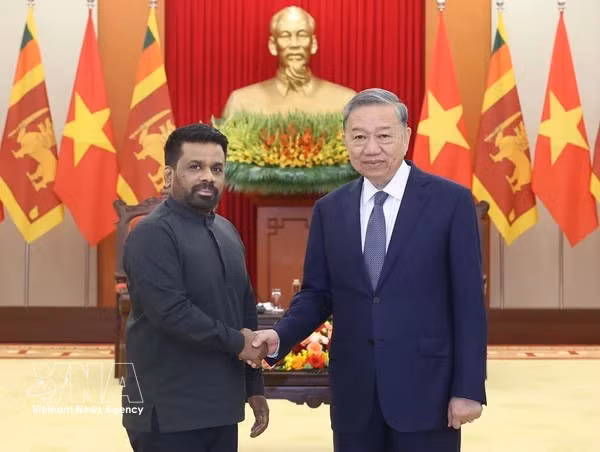 Le secrétaire général du Parti communiste du Vietnam (PCV) To Lam, et le président sri-lankais, Anura Kumara Dissanayake. Photo: VNA