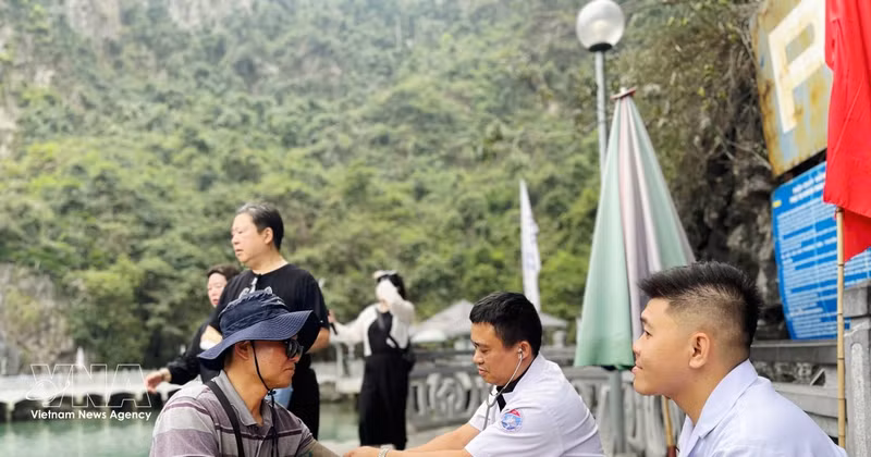 Quang Ninh déploie une équipe médicale permanente dans la baie de Ha Long