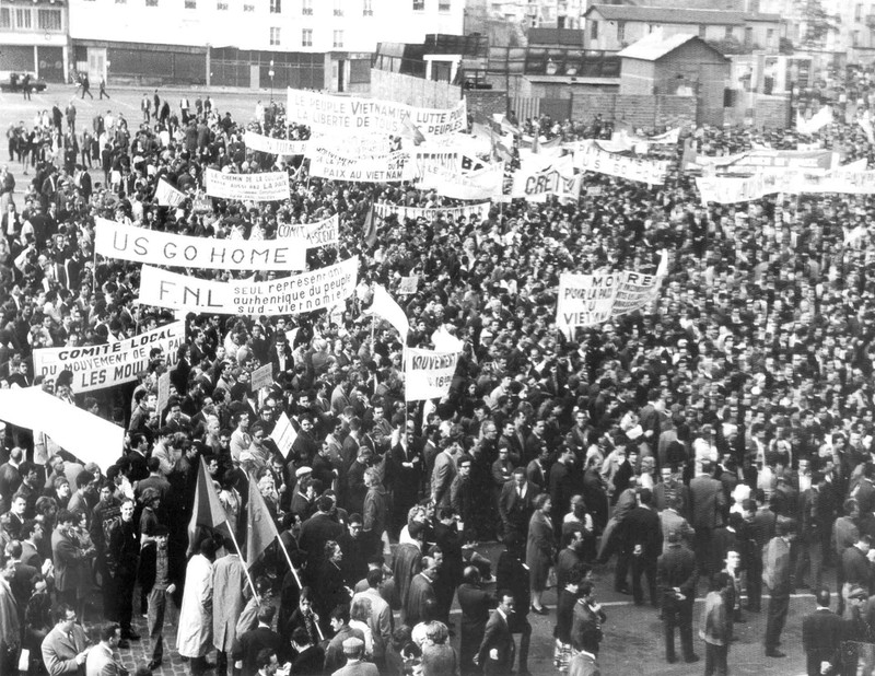 Des amis internationaux organisent un meeting de soutien au Vietnam. Photo d'archives
