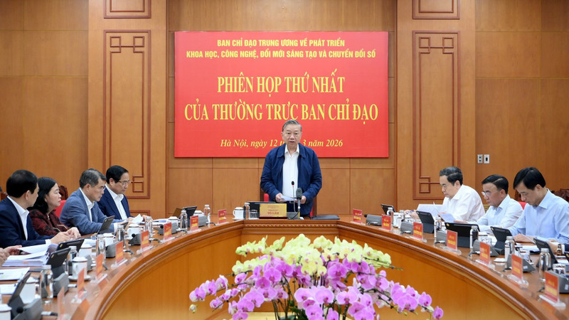 Le secrétaire général To Lam préside la première réunion de l’année 2026 de la Permanence du Comité directeur central pour le développement de la science, de la technologie, de l’innovation et de la transformation numérique. Photo: nhandan.vn