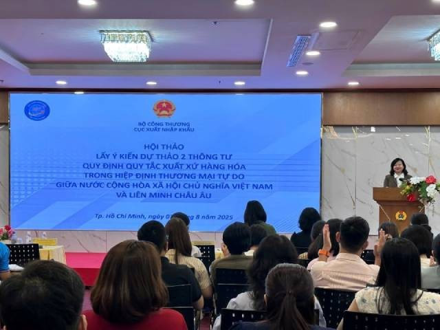 Séminaire de consultation sur le projet de deux circulaires fixant les règles d’origine des marchandises. Photo: congthuong.vn