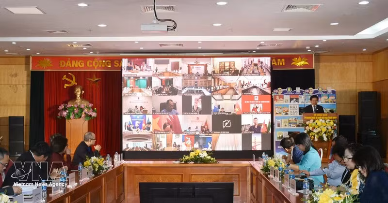 La cérémonie de lancement de la Journée d’honneur de la langue vietnamienne ainsi que du programme de sélection des "Ambassadeurs de la langue vietnamienne" à l’étranger pour 2026. Photo: VNA