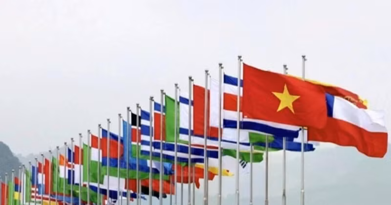 Construire une diplomatie et une politique extérieure globales, modernes et professionnelles. Photo : chinhphu.vn 