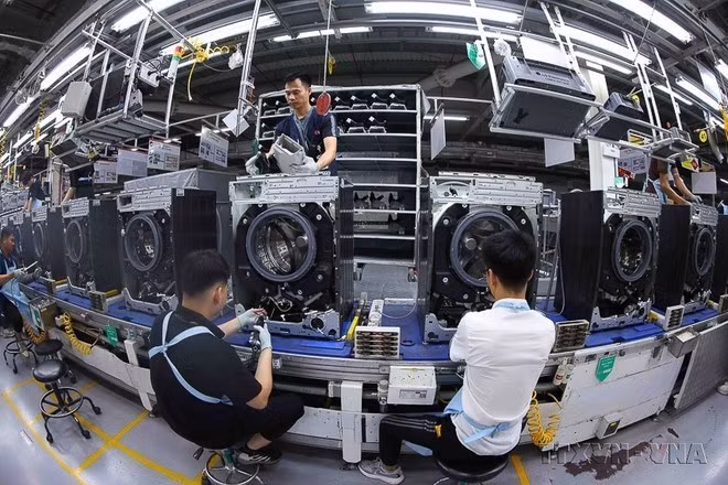 Production de machines à laver, d’aspirateurs, de téléviseurs, de téléphones et d’équipements audio-vidéo embarqués pour automobiles par LG Electronics Vietnam Hai Phong, destinés à l’exportation vers les États-Unis, le Canada, l’Indonésie, la Malaisie et l’Europe. Photo: VNA