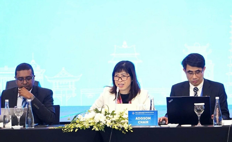 La vice-directrice du Département de la coopération internationale Tran Thanh Ha (au centre), représentant le pays hôte, le Vietnam. Photo: vnexpress.net