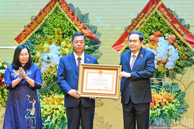 [Photos] Le président de l’Assemblée nationale Tran Thanh Man à la célébration du 80ᵉ anniversaire de la Maison d’édition Su That