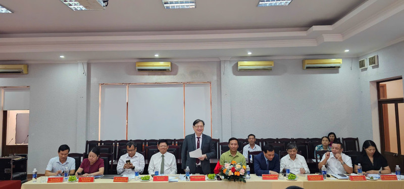 Le président de l’Union des Associations des Sciences et des Techniques du Vietnam (VUSTA), Phan Xuan Dung, a pris la parole lors de la séance de travail. Photo : VUSTA.