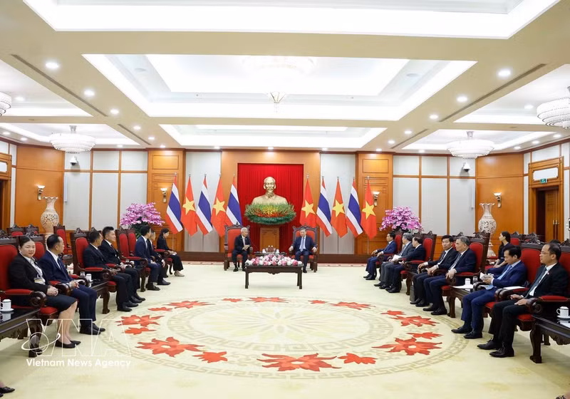 Le secrétaire général et président Tô Lâm reçoit le président de l’Assemblée nationale et président de la Chambre des représentants de Thaïlande, Sophon Zaram, à Hanoi, le 7 août. Photo : VNA