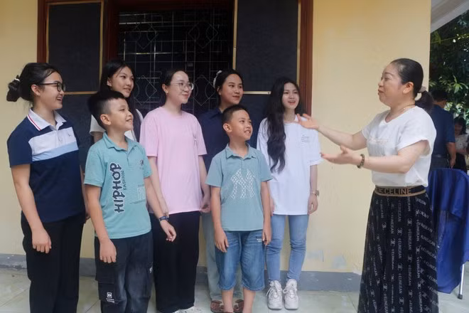 Actuellement, les provinces de Nghe An et Hà Tĩnh comptent plusieurs centaines de clubs de chant populaire. Photo : VNA.