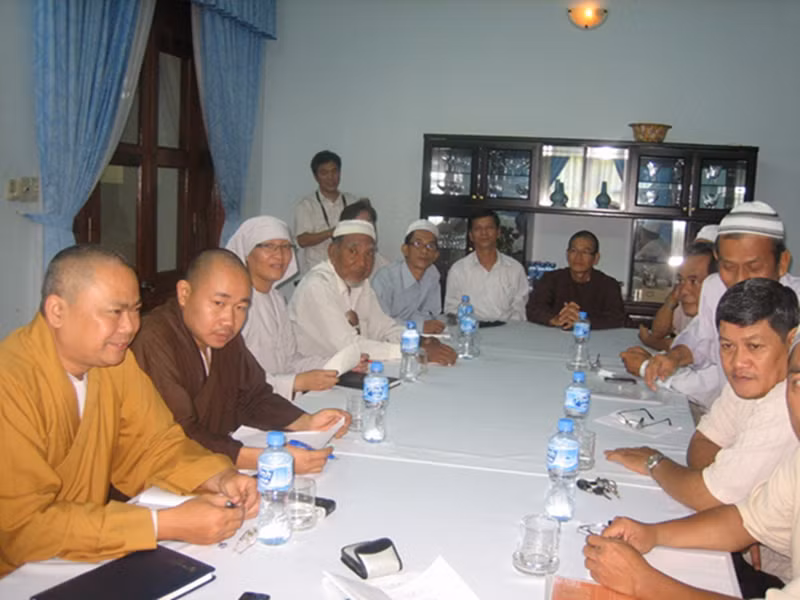 hiem-quoc-gia-nao-co-mo-hinh-doan-ket-ton-giao-nhu-o-viet-nam-20260508155844.png