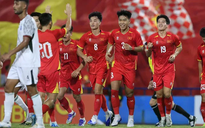 Les U23 du Vietnam célèbrent le but d’ouverture inscrit par Ngoc My. Photo: thethao.sggp.org.vn