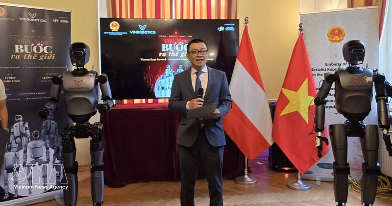 L’ambassadeur du Vietnam en Autriche, Vu Le Thai Hoang, s'exprime lors de cet événement. Photo: VNA