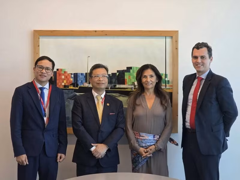 dai-su-viet-nam-tai-phap-trinh-duc-hai-tham-va-lam-viec-tai-marseille-20260615204721.jpg