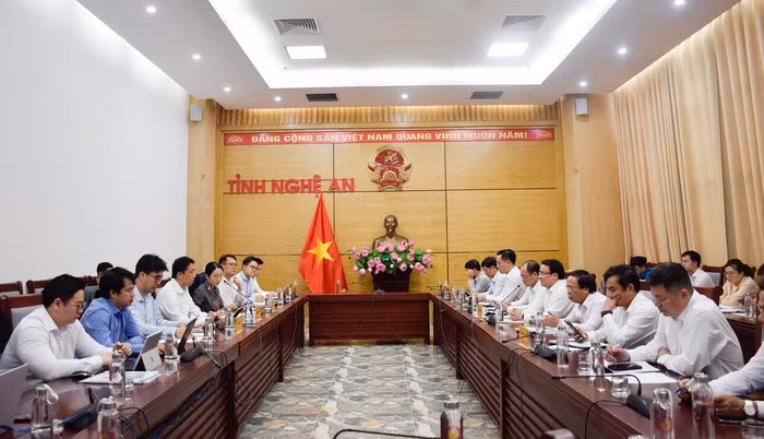 La vue générale de la séance de travail. Photo : baodautu.vn