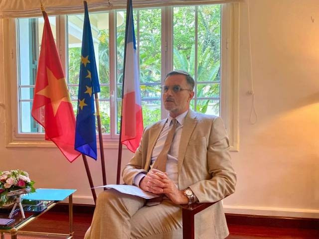 L’ambassadeur de France au Vietnam, Olivier Brochet. Photo : baoquocte.vn