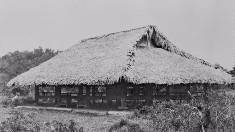 La maison communale de Tan Trao, dans l’ancien district de Son Duong, province de Tuyen Quang (au Nord), où s’est tenu, le 16 août 1945, le Congrès national convoqué par le Viet Minh. Photo : Archives/VNA.