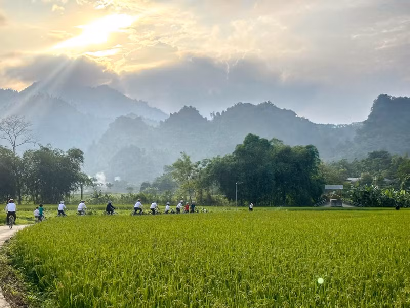 Le village de Khun, situé dans la commune de Bằng Lang, province de Tuyen Quang, s’impose aujourd’hui comme un modèle remarquable de tourisme communautaire. Photo : VOV.