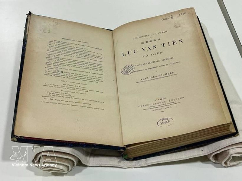 Cette œuvre a été imprimée en écriture vietnamienne Quoc ngữ en 1883. Photo: VNA
