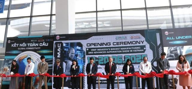 Le Salon de l’Industrie et de la Fabrication du Vietnam (Vietnam Industrial & Manufacturing Fair – VIMF 2025) réunit plus de 500 entreprises venues de 10 pays et territoires. Photo: congthuong.vn