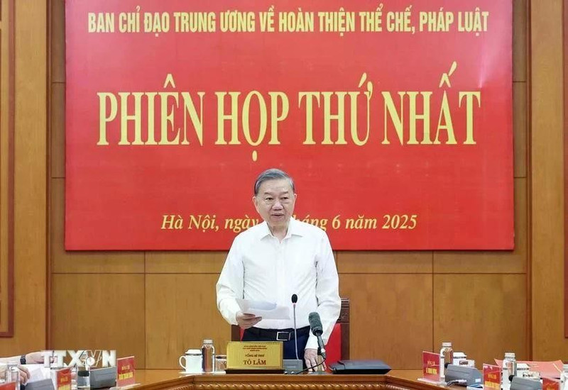 Le secrétaire général du Parti To Lam s’exprime lors de la réunion du comité central de pilotage pour le perfectionnement des institutions et des lois, à Hanoi, le 5 juin. Photo : VNA.