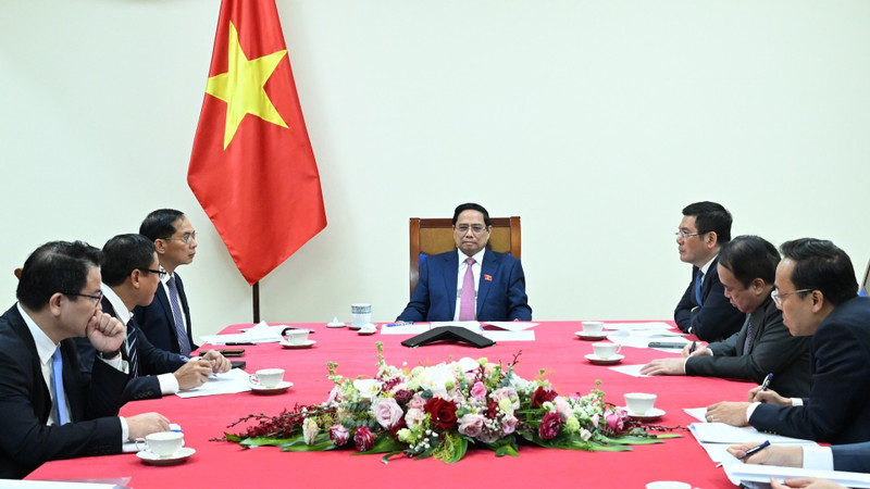 Vue générale de l’entretien téléphonique. Photo: nhandan.vn