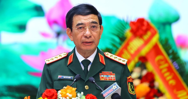 Le général Phan Van Giang prend la parole lors de la cérémonie. Photo : Ministère vietnamien de la Défense.