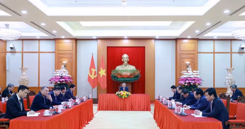 Le soir du 26 janvier, le secrétaire général du Parti communiste du Vietnam (PCV), Tô Lâm, a eu un entretien téléphonique avec le premier secrétaire du Parti communiste de Cuba et président de Cuba, Miguel Diaz-Canel. Photo: VNA.