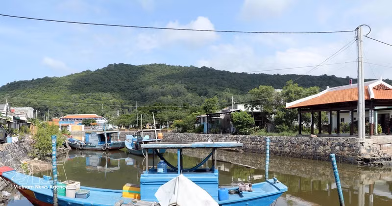 La Sarl pétrochimique de Long Son (LSP), qui exploite le complexe pétrochimique de Long Son à Hô Chi Minh-Ville, s'impose comme l'un des exemples les plus remarqués en matière de responsabilité sociale des entreprises à capitaux étrangers. Photo: VNA