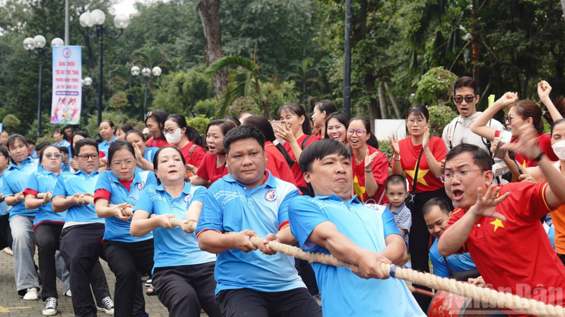 « Dans l’esprit de « Être en bonne santé pour construire et défendre la Patrie ». Photo : nhandan.vn