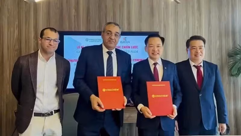 Le Groupe chimique du Vietnam (Vinachem) et Kayan for International Trade d’Égypte signent un protocole d’accord de coopération stratégique. Photo fournie par l’Ambassade du Vietnam en Égypte