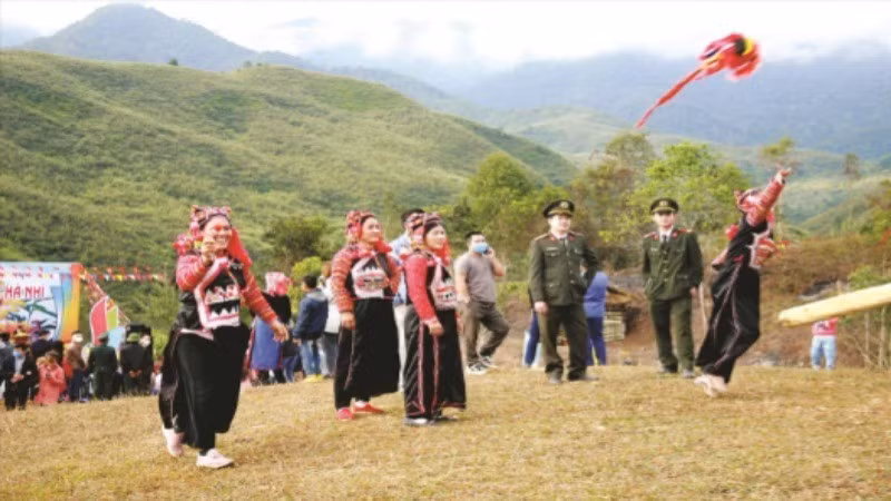 Les Ha Nhi de la commune de Sin Thau, province de Dien Bien, lors de la fête communautaire. Photo: nhandan.vn