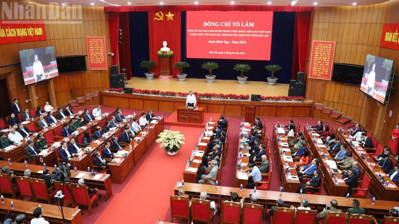 Vue d’ensemble de la séance de travail. Photo : nhandan.vn