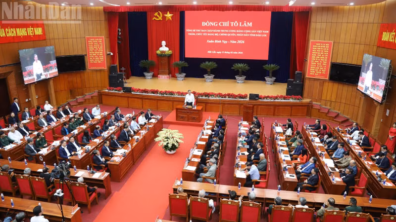 Vue d’ensemble de la séance de travail. Photo : nhandan.vn