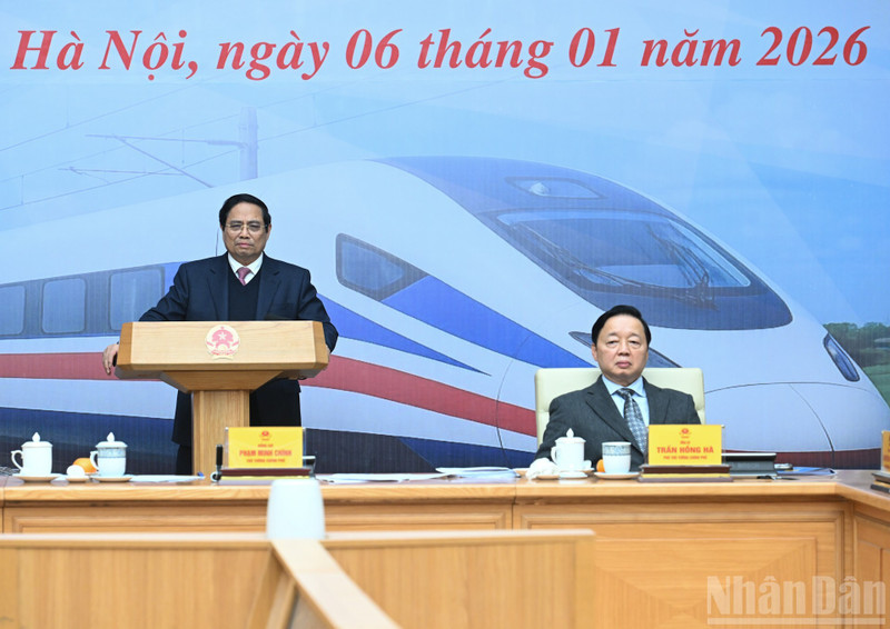 Le Premier ministre Pham Minh Chinh prend la parole lors de la session. Photo: nhandan.vn