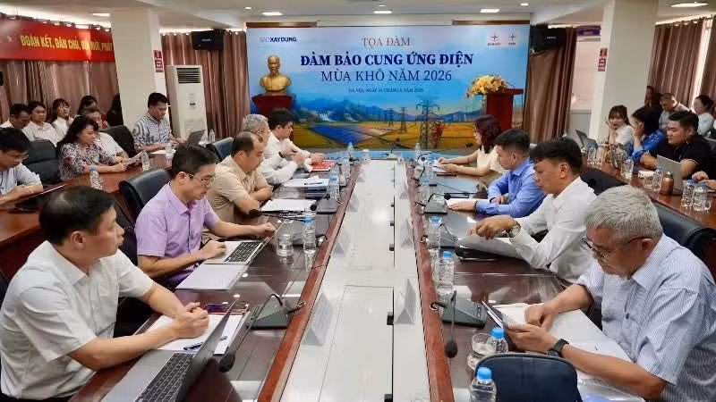 Vue d’ensemble de la table ronde. Photo : nhandan.vn