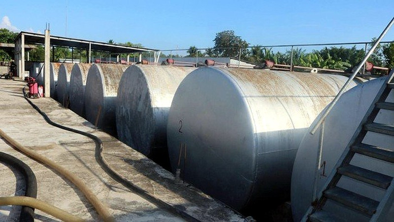 La majeure partie des réserves de carburants est encore assurée par les entreprises têtes de réseau dans le cadre de leurs obligations commerciales. Photo : VOV.