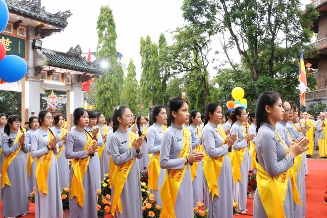 Le 2569e anniversaire de Bouddha célébré dans l'ancienne capitale de Huê Photo: VNA
