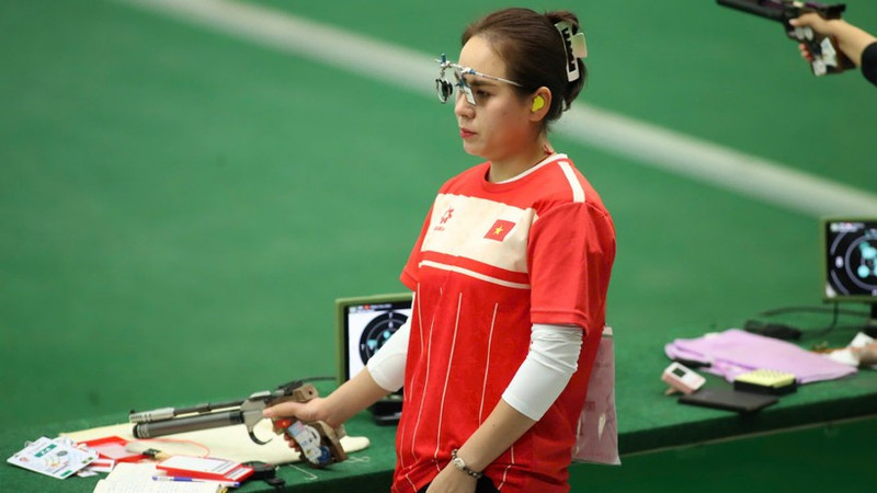 La tireuse Trinh Thu Vinh maintient une performance constante à chaque tir. Photo : nhandan.vn
