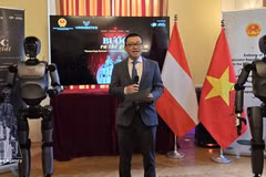 L’ambassadeur du Vietnam en Autriche, Vu Le Thai Hoang, s'exprime lors de cet événement. Photo : VNA. 