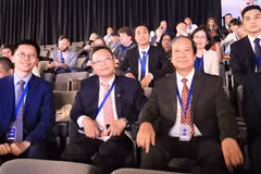 La délégation du Parti communiste vietnamien, conduite par Nguyên Kim Son, chef adjoint de la Commission centrale des politiques et stratégies. Photo : VOV. 