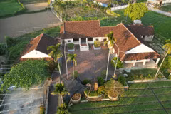 Une maison de 320 ans, située au bord de la rivière Kon, dans le village de Thuan Nghia, commune de Tay Son, province de Binh Dinh. Photo : vnexpress.net
