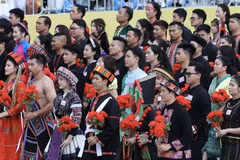 Image représentant les délégations des ethnies vietnamiennes lors de la cérémonie commémorant le 80e anniversaire de la Révolution d’Août et de la Fête nationale du 2 septembre 2025. Photo : Vietnamnet