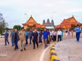 Des représentants vietnamiens et cambodgiens au poste-frontière international de Meun Chey (Cambodge). Photo : VNA.