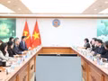 La réunion entre le vice-ministre vietnamien des Finances, Tran Quoc Phuong, et Bing Li, président de Bloomberg pour la région Asie-Pacifique. Photo : tapchikinhtetaichinh.