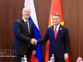 Le Premier ministre Le Minh Hung (droite) et le directeur général du Fonds d’investissement direct russe, Kiril Dmitriev. Photo: VNA.